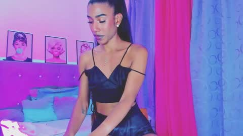 Your Queen KIM online show from January 8, 12:06 am