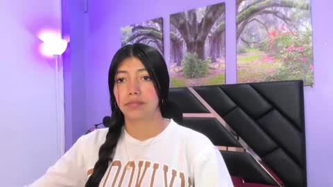 Kimberly Villalobos online show from September 30, 1:43 pm