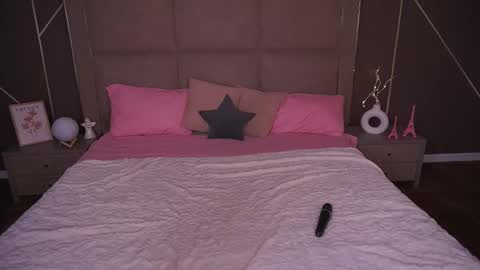 Kim online show from November 23, 1:53 pm