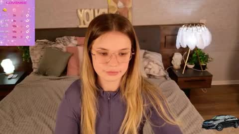 KimEvanss online show from May 10, 7:48 am
