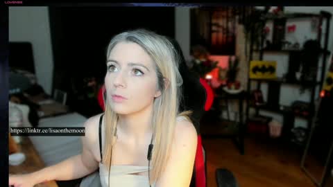 Wolfs Girl online show from March 6, 4:38 pm