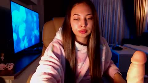 Kim Lee  online show from December 30, 12:43 am