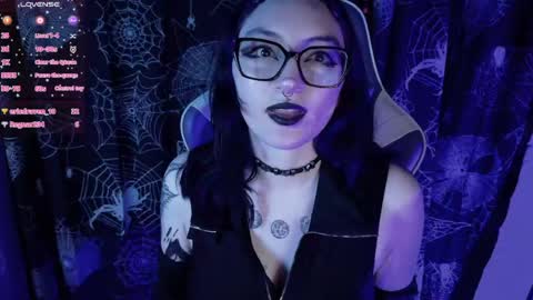 Kim Lennox online show from May 6, 2:12 pm