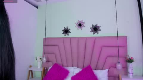kimluna1 online show from May 28, 3:04 am