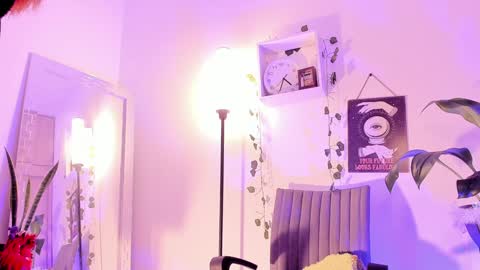 Kimm online show from February 5, 9:36 am