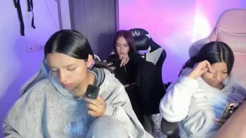 kimmi online show from February 25, 11:30 pm