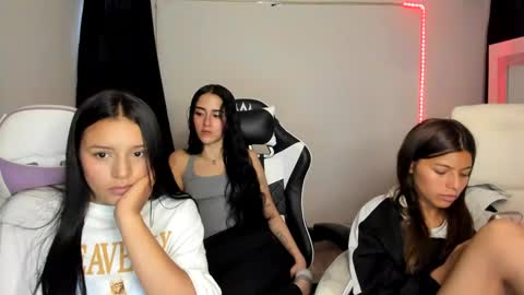 kimmi online show from February 20, 11:10 pm