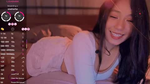 Snapshot of kimmy_chi chatting on October 20, 5:29 pm Lo online show from October 20, 5:29 pm