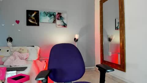 Kim online show from March 4, 9:23 pm