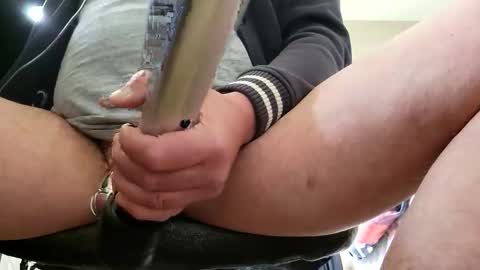 Kingaxel online show from May 11, 8:43 am