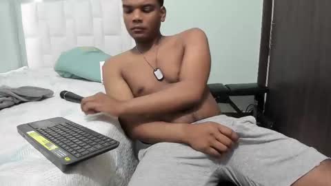 king_men2 online show from February 15, 9:59 pm