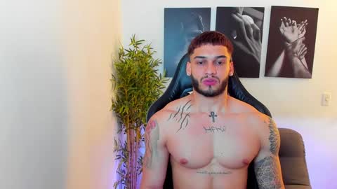 king_of_kings__ online show from January 17, 7:38 pm