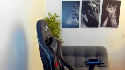 king_of_kings__ online show from February 25, 12:58 am