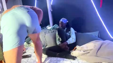 Snapshot of kingemul chatting on November 1, 9:08 am Emul King online show from November 1, 9:08 am