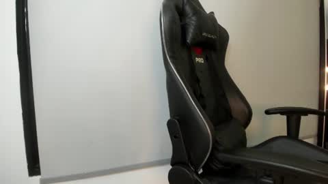 kingg_jay online show from June 11, 11:41 am