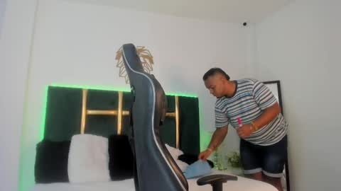 kingg_jay online show from May 23, 12:12 pm