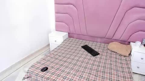 kingmaverickx online show from March 26, 3:45 am