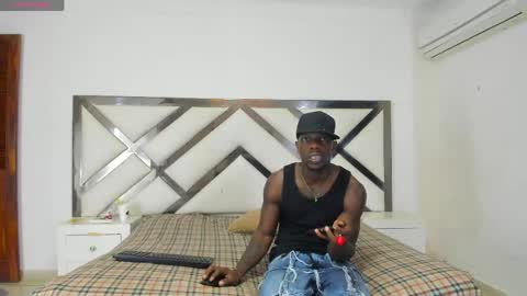 kingmaverickx online show from April 19, 2:34 am