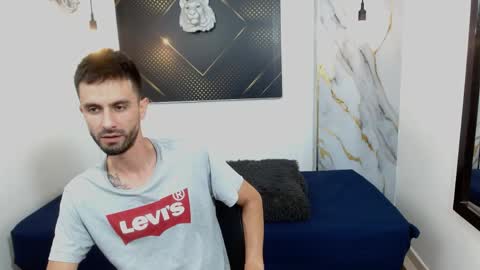 KING  online show from March 28, 8:27 am