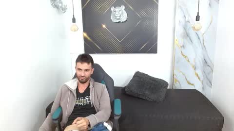 KING  online show from March 31, 8:48 am