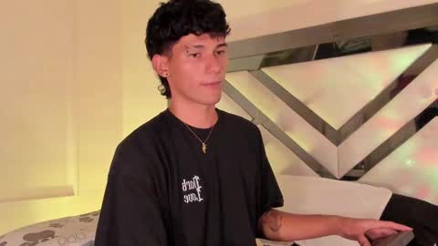  A L E X  online show from February 6, 3:59 am