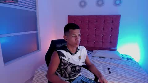 Snapshot of kingstark_ chatting on September 20, 12:19 pm sebastian online show from September 20, 12:19 pm