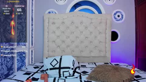Snapshot of kingstark_ chatting on October 6, 2:35 pm sebastian online show from October 6, 2:35 pm
