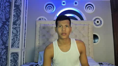 Snapshot of kingstark_ chatting on September 17, 11:35 am sebastian online show from September 17, 11:35 am
