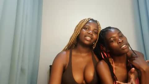 Snapshot of kinky_lola1 chatting on October 22, 2:26 am Lola online show from October 22, 2:26 am