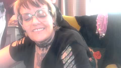 Snapshot of kinkypinkyplay2 chatting on January 27, 8:40 am Kinky Pinky online show from January 27, 8:40 am