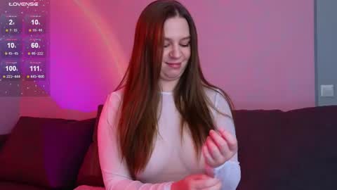 Kira Briis online show from June 17, 7:30 pm