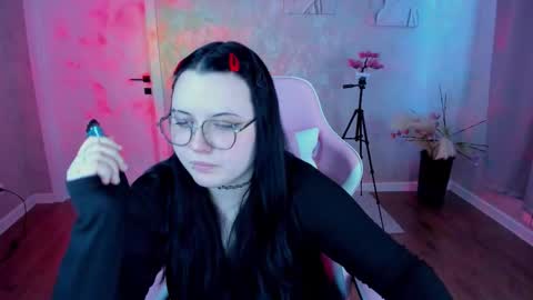 kira online show from March 26, 1:55 am