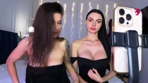 Kira and friends online show from January 6, 5:28 pm