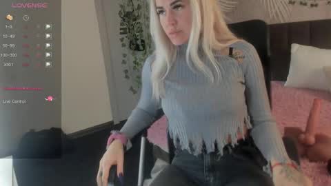 Kira online show from November 18, 1:52 am