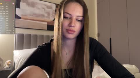 Snapshot of kiramystery chatting on January 28, 10:44 am Kira online show from January 28, 10:44 am