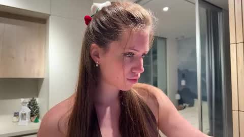 Kira online show from April 19, 6:54 pm