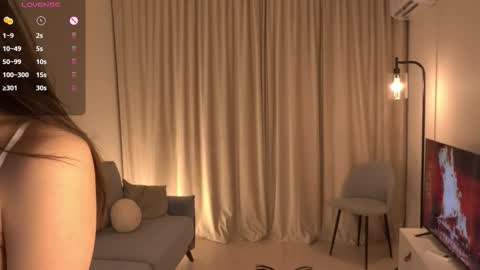 kiri_pvt online show from October 6, 7:10 pm