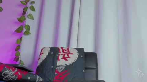   online show from February 22, 10:31 pm