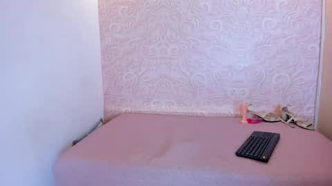 kiss_hott15 online show from February 1, 11:06 pm