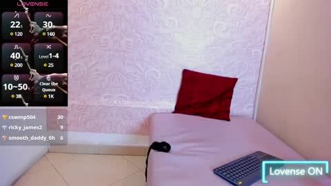 kiss_hott15 online show from February 14, 11:09 pm