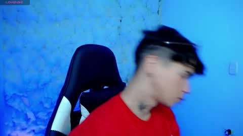 kiss_whitee online show from November 5, 6:43 pm