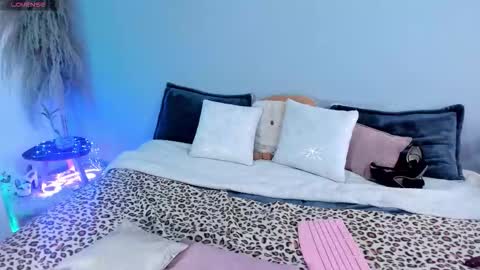 kissasins22 online show from November 30, 2:24 pm