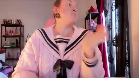 kissica online show from December 18, 2:34 pm