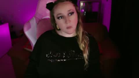 kissica online show from March 12, 5:38 pm