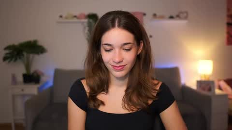 Sisi online show from October 7, 1:18 pm