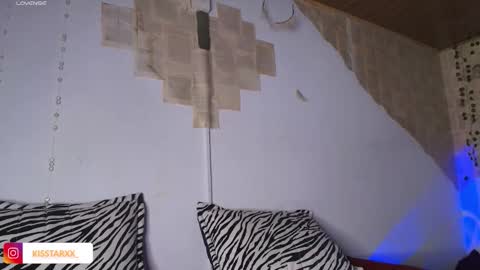 Snapshot of kisstarxxx chatting on October 15, 5:32 am Helena and Brad online show from October 15, 5:32 am