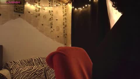 Snapshot of kisstarxxx chatting on October 21, 5:12 am Helena and Brad online show from October 21, 5:12 am