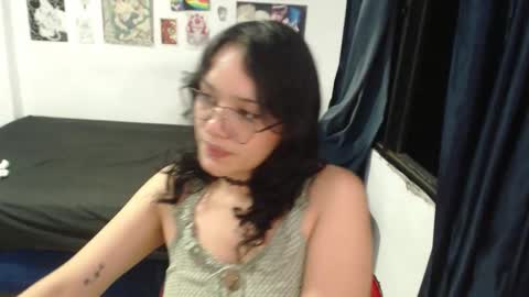 kitcatdreams online show from April 21, 1:53 am