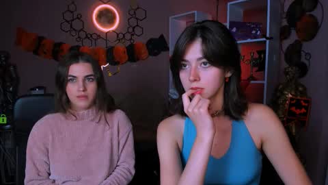 Snapshot of kitniss_dreamy chatting on October 27, 1:11 pm kitniss online show from October 27, 1:11 pm