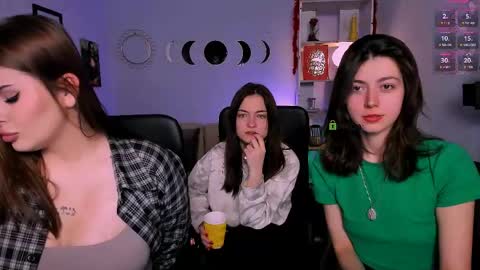 kitniss online show from April 20, 7:17 pm